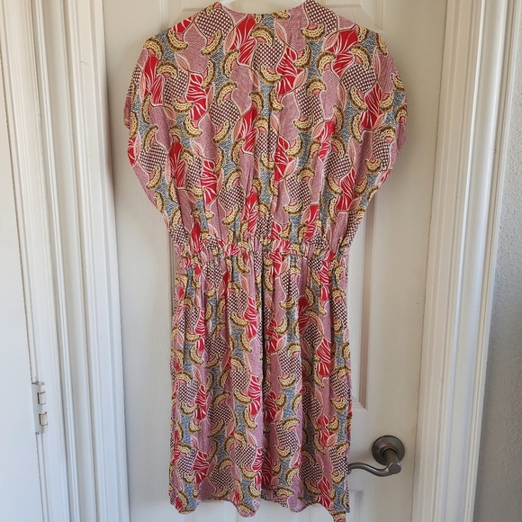 Burton of London V-Neck Red and Gold Floral Printed US Size 6 NWOT - Picture 6 of 11